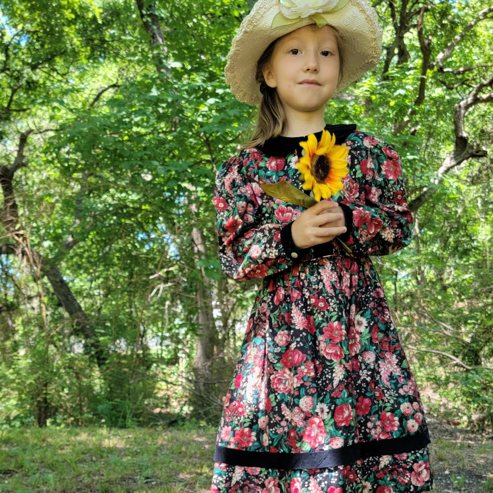 Vintage Saxs Fall - Winter Dress By: Sylvia Whyte *Warm Long Sleeve Tulle Lined